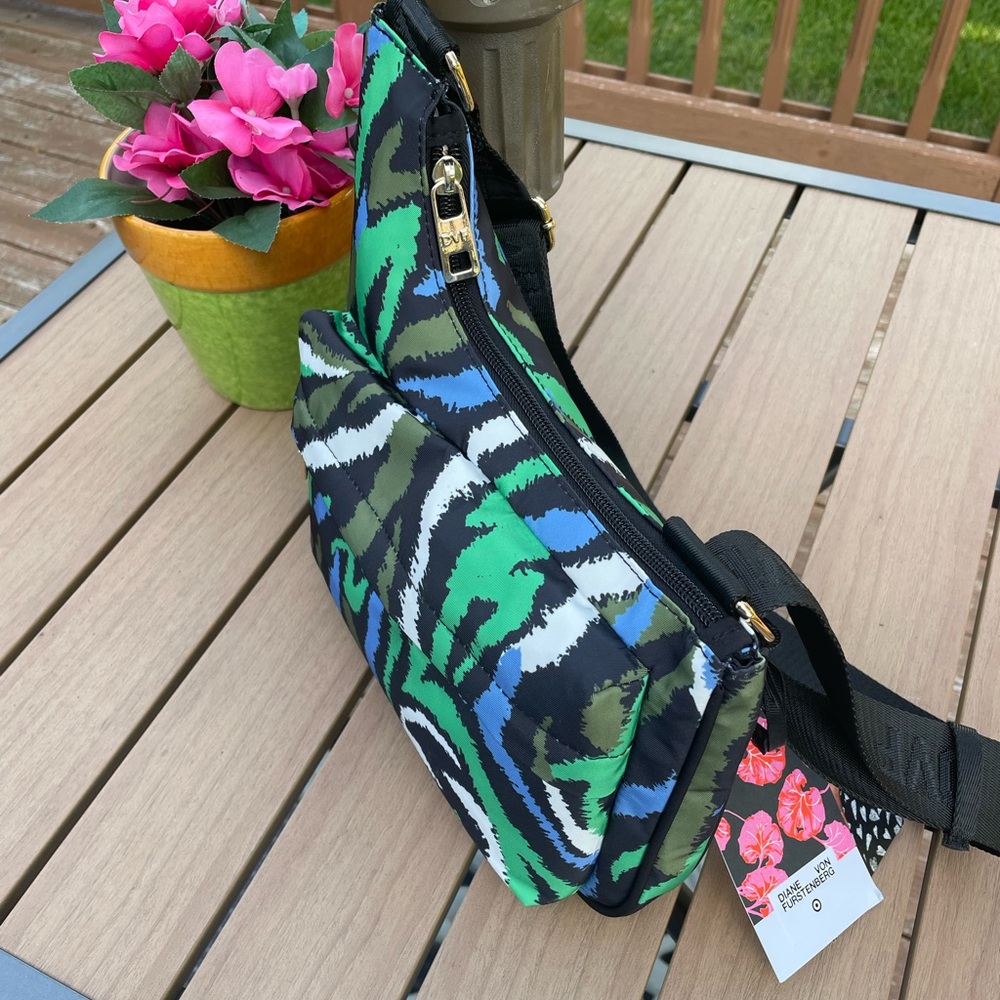 🌴 Diane Von Furstenberg Disco Zebra Green Utility Crossbody Bag - Picture 7 of 8